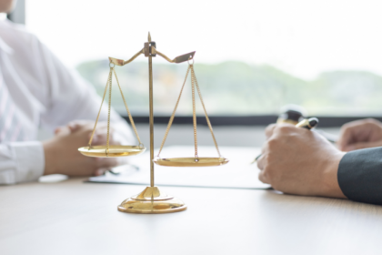 Quem é dono do Instagram da empresa? Dr. Jonatas Lucena esclarece se o perfil é do funcionário ou da empresa.