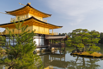 A experiência de viajar devagar no Japão revela como tempo, silêncio e observação transformam a jornada em algo mais profundo, reflexão destacada por Alberto Toshio Murakami.