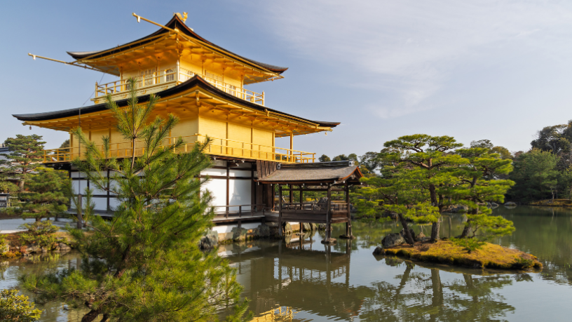 A experiência de viajar devagar no Japão revela como tempo, silêncio e observação transformam a jornada em algo mais profundo, reflexão destacada por Alberto Toshio Murakami.